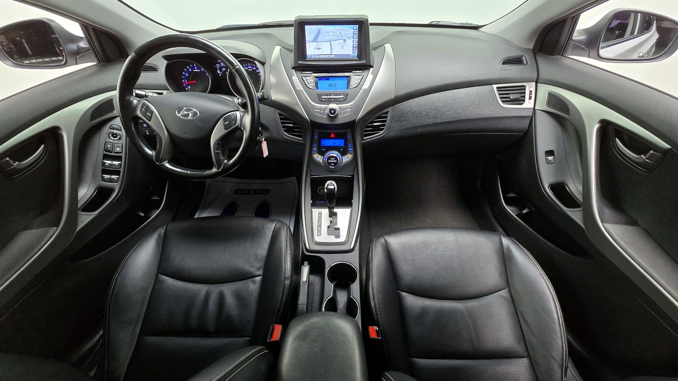 HYUNDAI AVANTE MD 2012