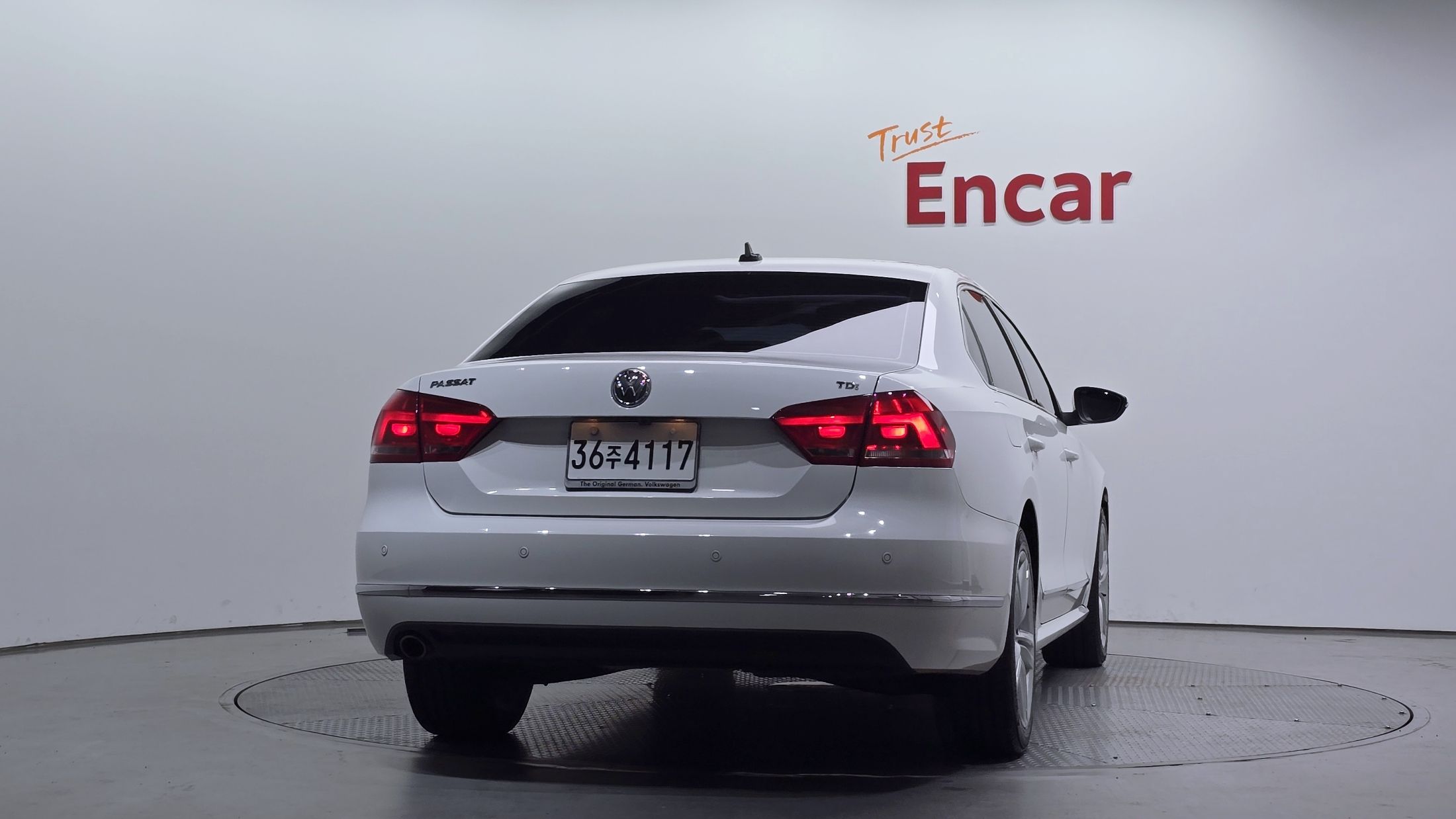 VOLKSWAGEN PASSAT 2012