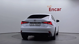 LEXUS IS200T 2016