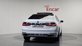 BMW 7-SERIES G11 2016