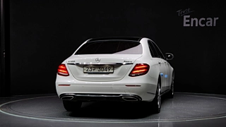 MERCEDES BENZ E-CLASS W213 2017