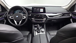 BMW 5-SERIES G30 2019