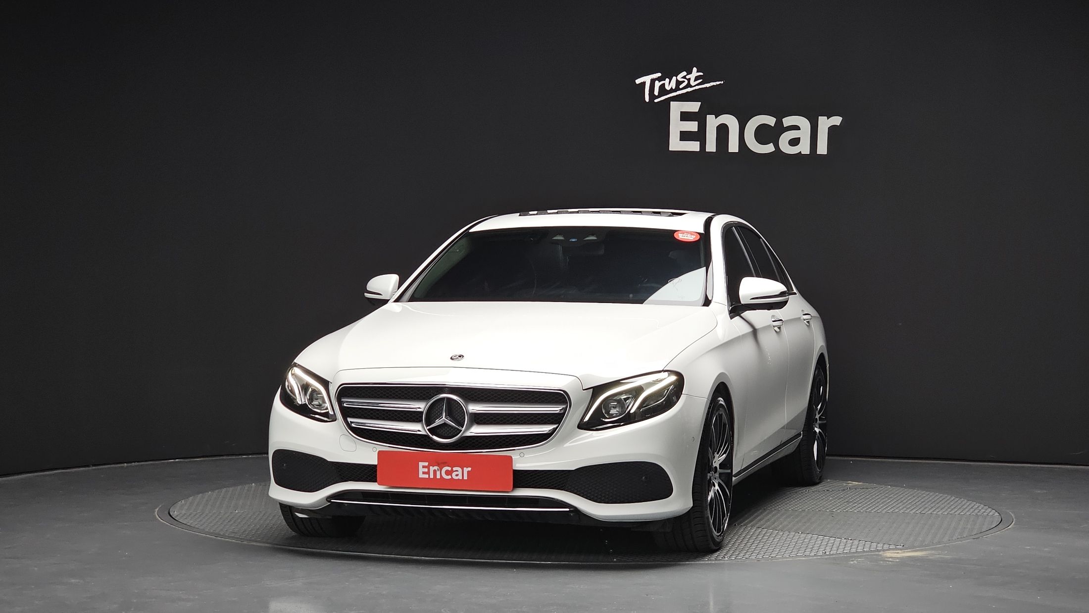 MERCEDES BENZ E-CLASS W213 2019