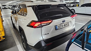 TOYOTA RAV4 2024