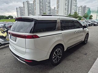 KIA CARNIVAL 2023