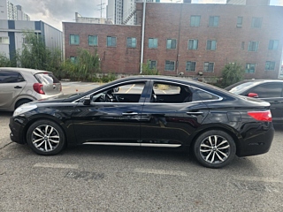 HYUNDAI GRANDEUR HG 2012