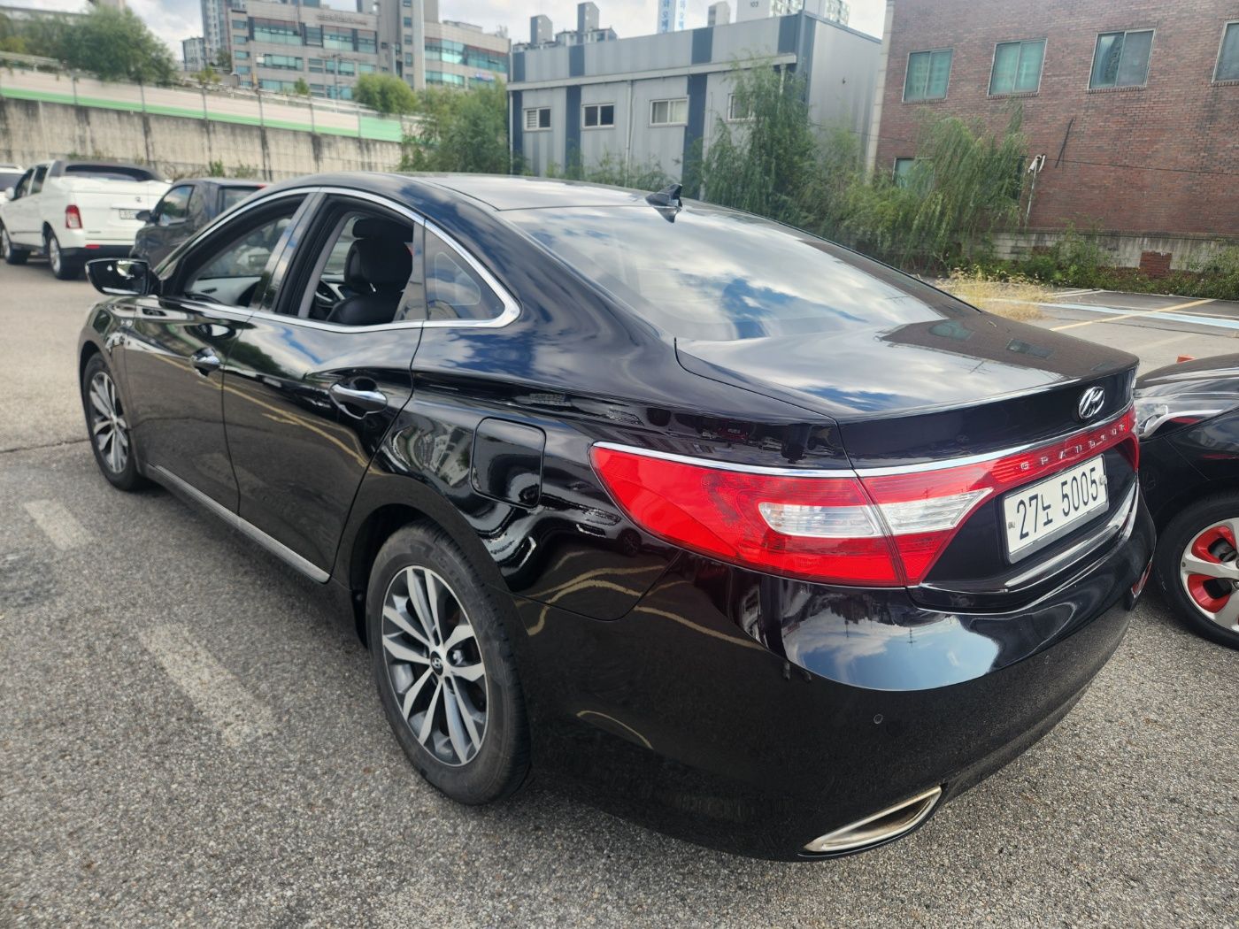 HYUNDAI GRANDEUR HG 2012