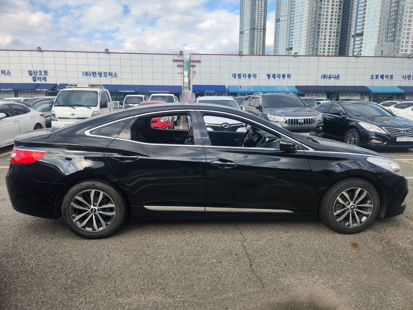 HYUNDAI GRANDEUR HG 2012