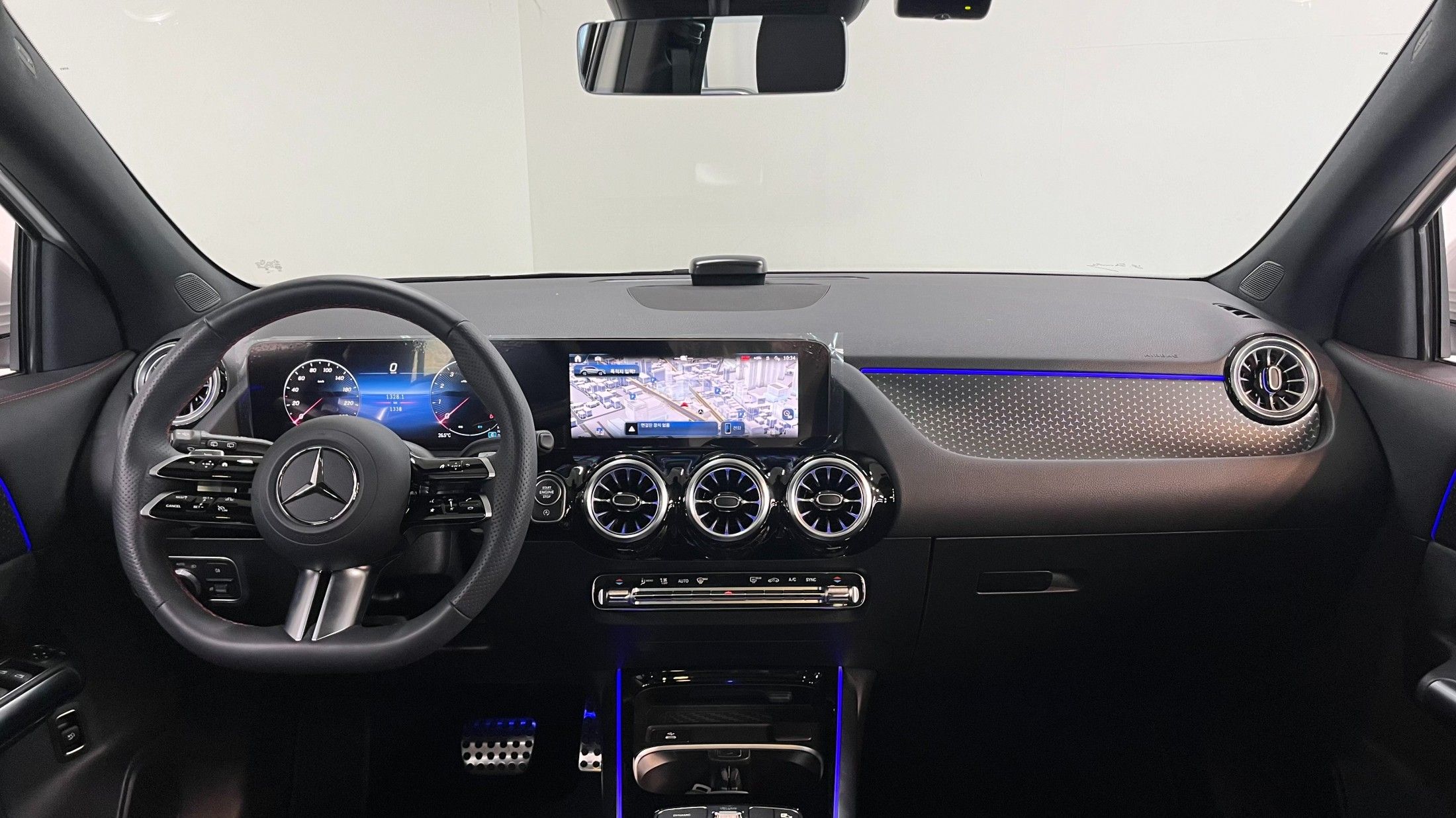 MERCEDES BENZ GLA-CLASS H247 2025