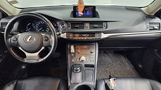 LEXUS CT200H 2017