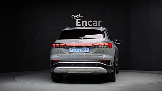 AUDI Q4 E-TRON F4 2022