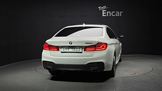 BMW 5-SERIES G30 2019