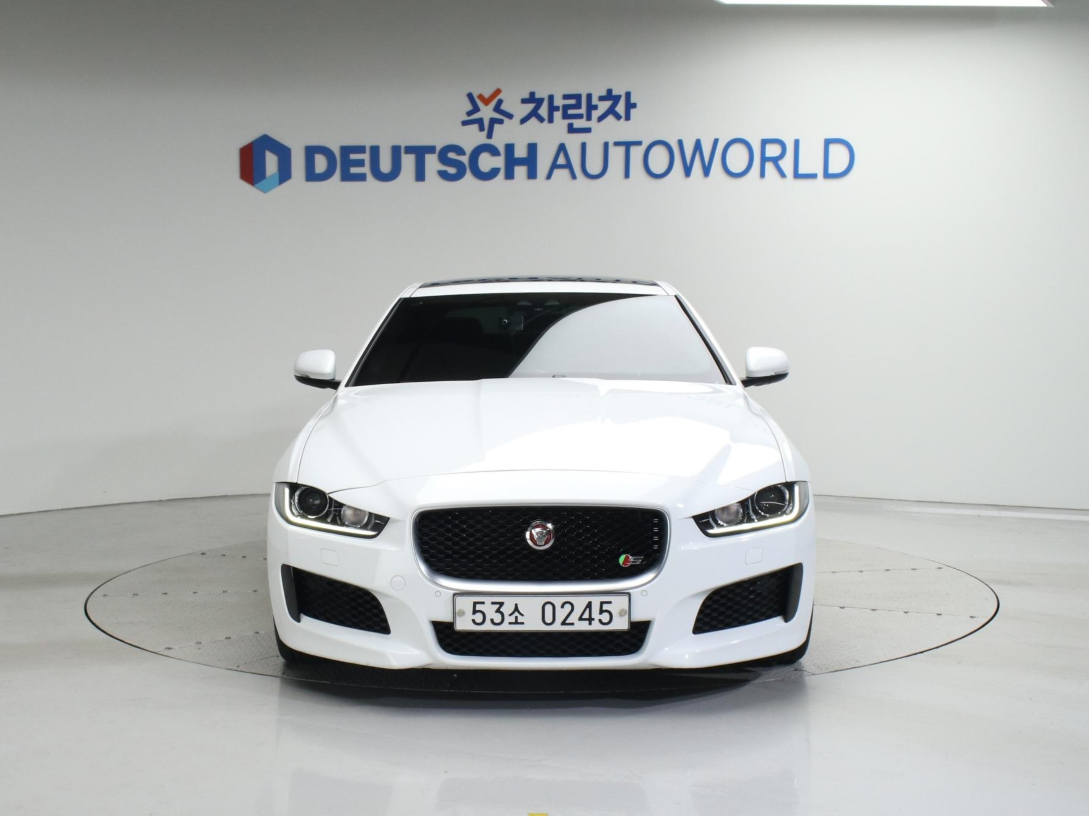 JAGUAR XE 2016