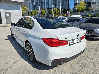 BMW 5-SERIES G30 2019