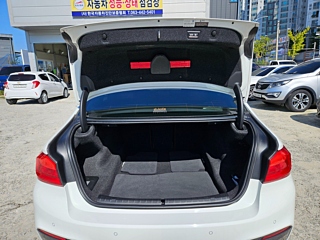 BMW 5-SERIES G30 2019