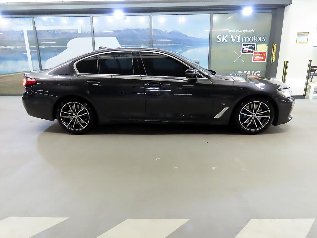 BMW 5-SERIES G60 2023