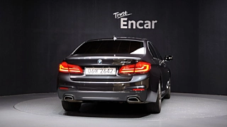 BMW 5-SERIES G30 2017