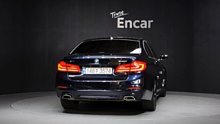 BMW 5-SERIES G30 2019