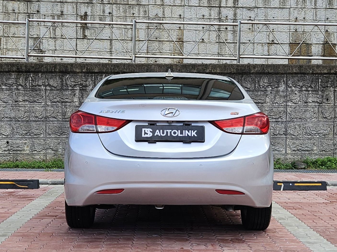 HYUNDAI AVANTE MD 2013