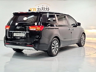 KIA CARNIVAL 2018