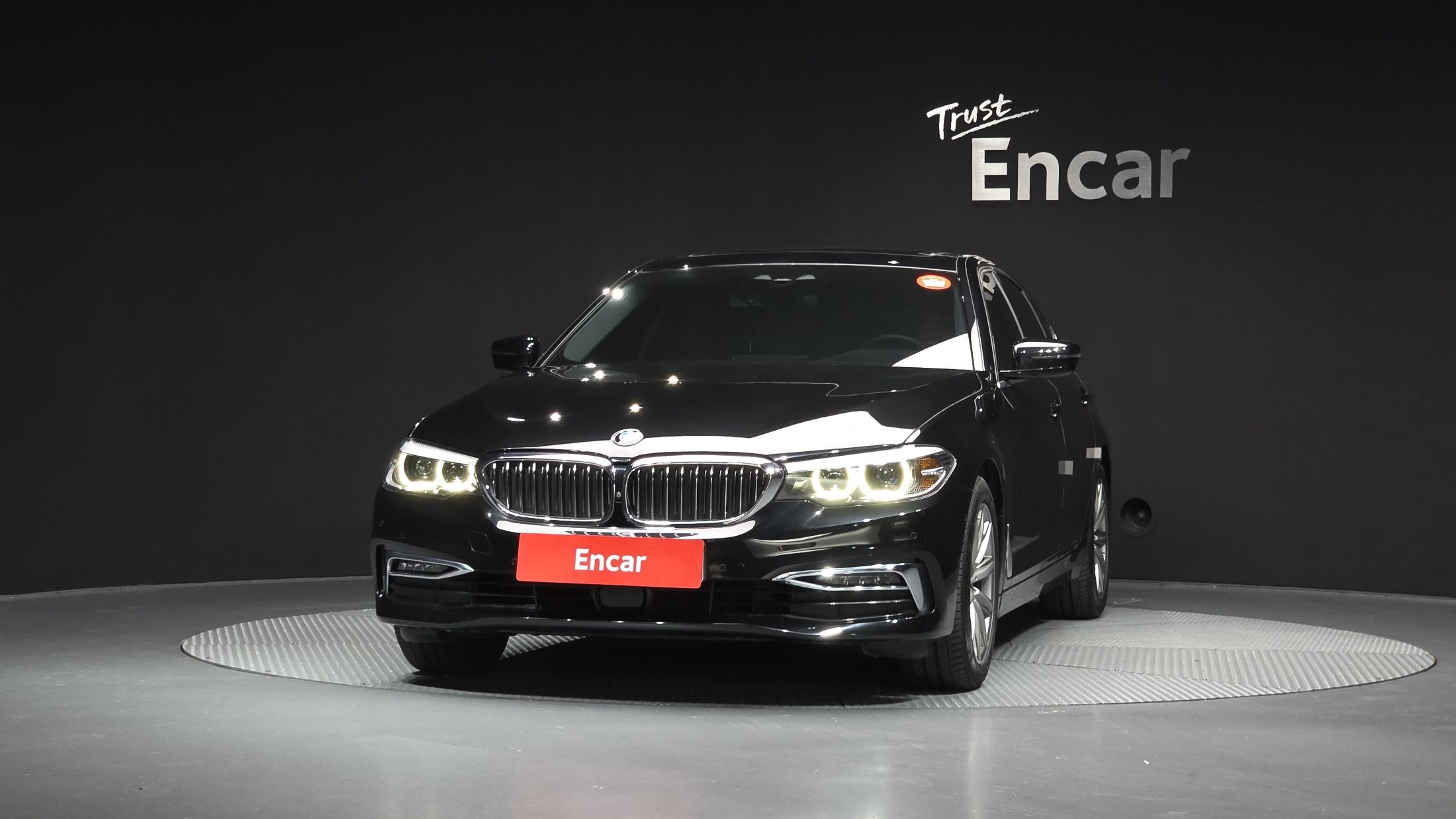 BMW 5-SERIES G30 2019