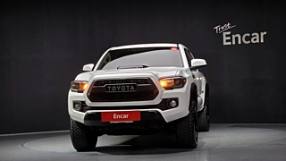 TOYOTA TACOMA 2017
