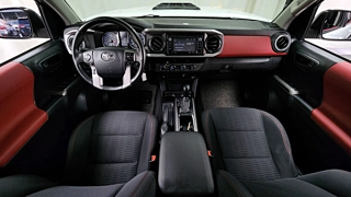TOYOTA TACOMA 2017