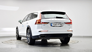 VOLVO V60 CROSS COUNTRY 2021