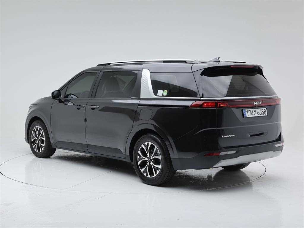 KIA CARNIVAL 2023