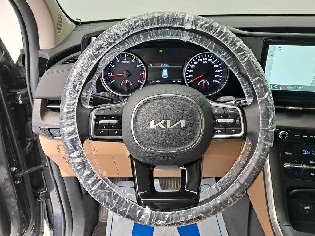 KIA CARNIVAL 2023