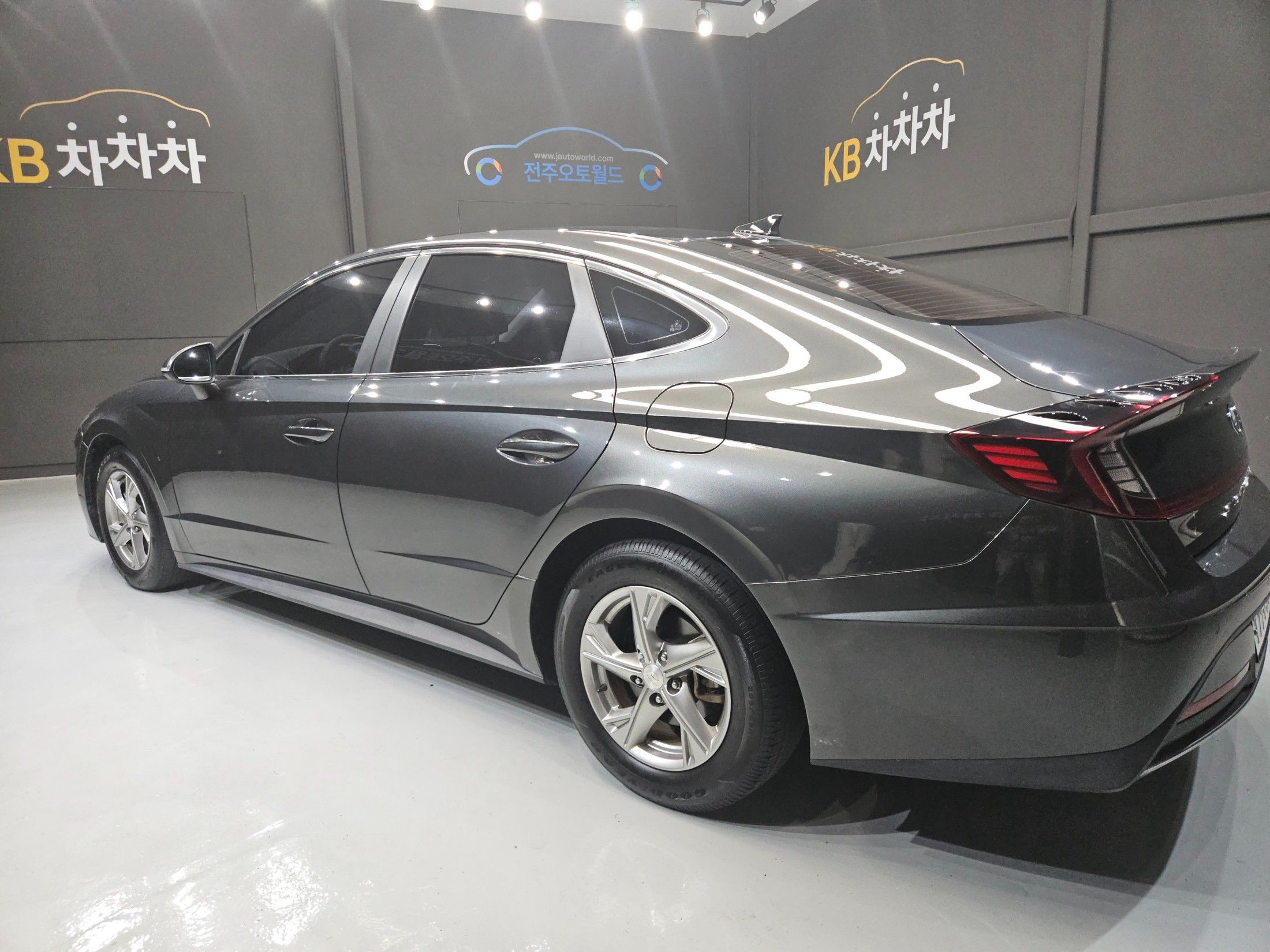 HYUNDAI SONATA DN8 2021