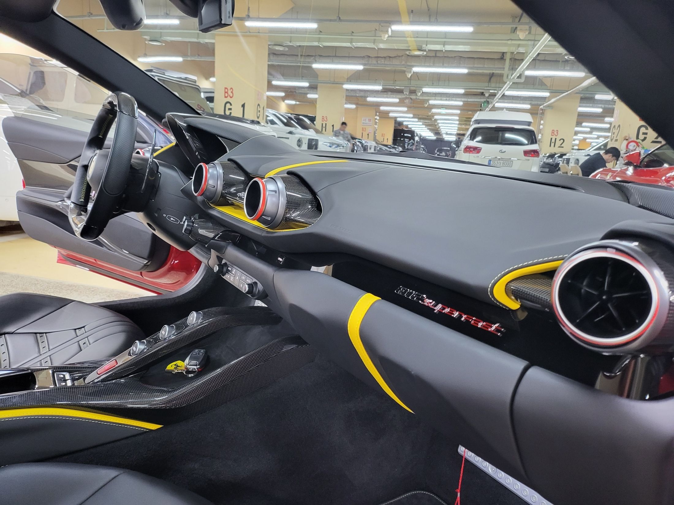 FERRARI 812 SUPER FAST 2019