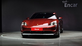PORSCHE TAYCAN 2022