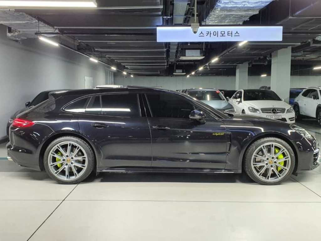 PORSCHE PANAMERA 971 2019