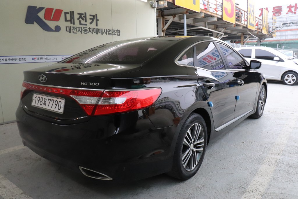 HYUNDAI GRANDEUR HG 2014