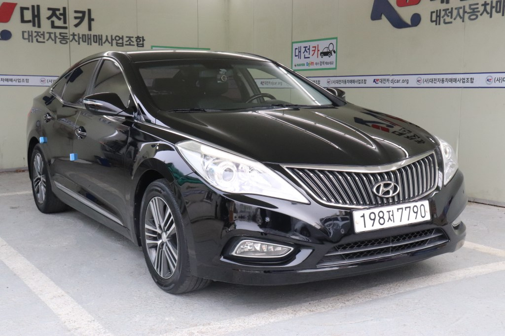 HYUNDAI GRANDEUR HG 2014