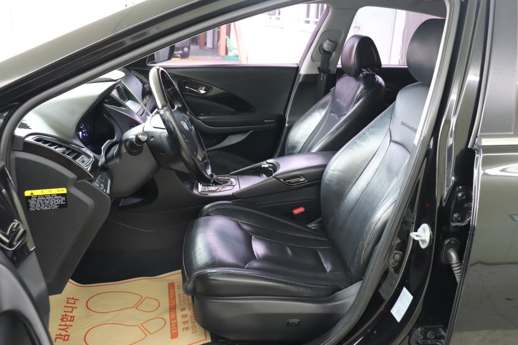 HYUNDAI GRANDEUR HG 2014
