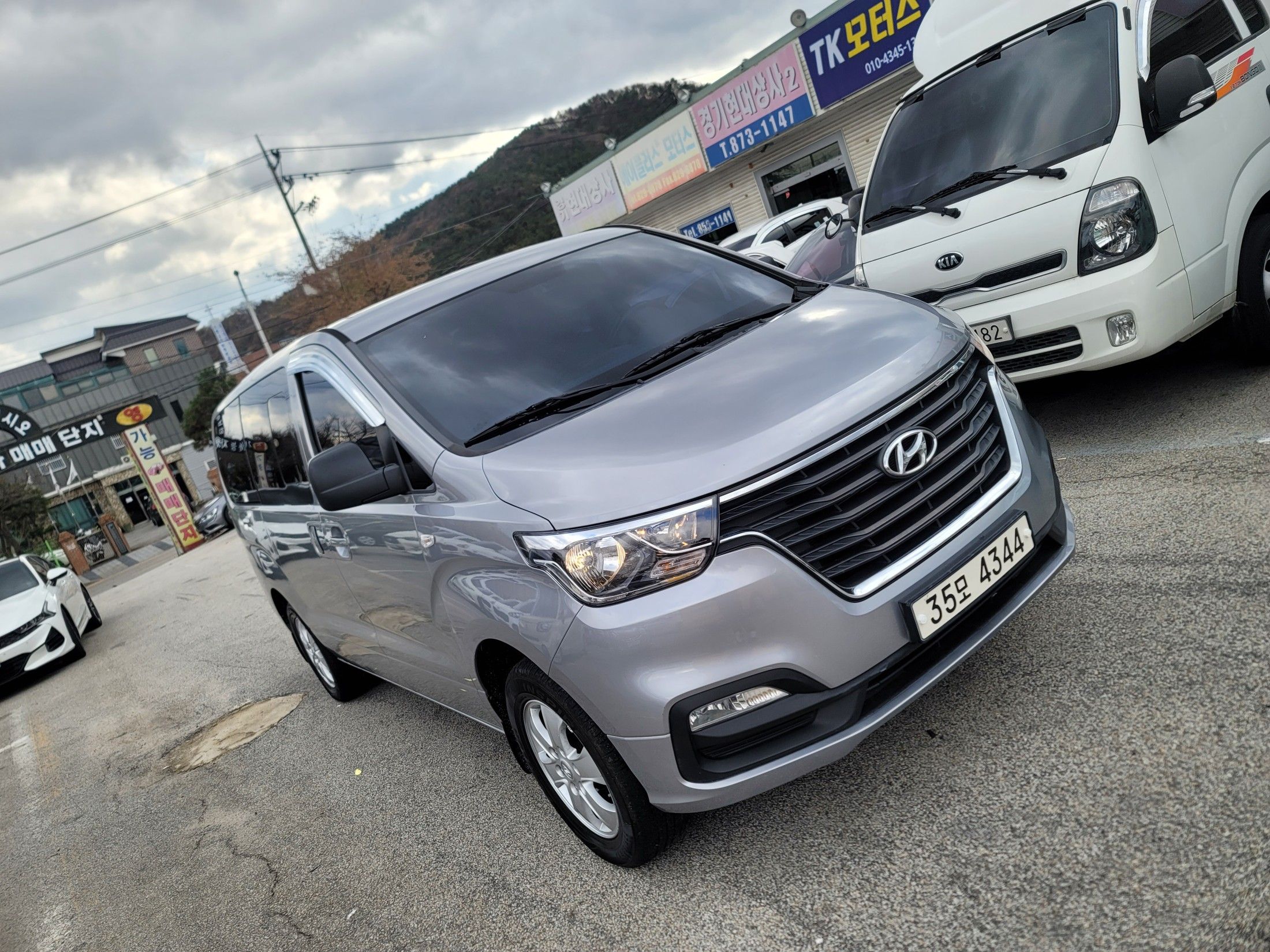 HYUNDAI STAREX GRAND