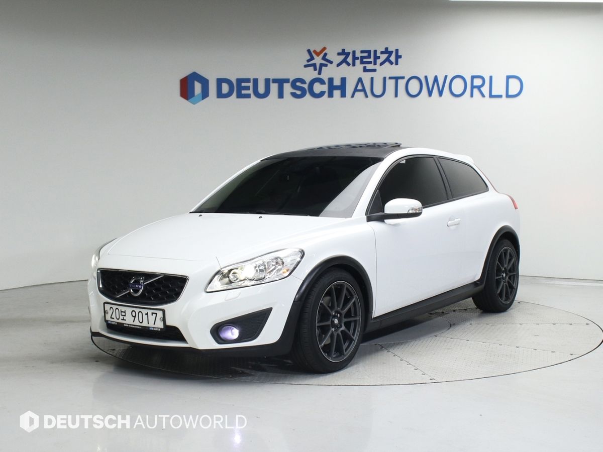 VOLVO C30 2012