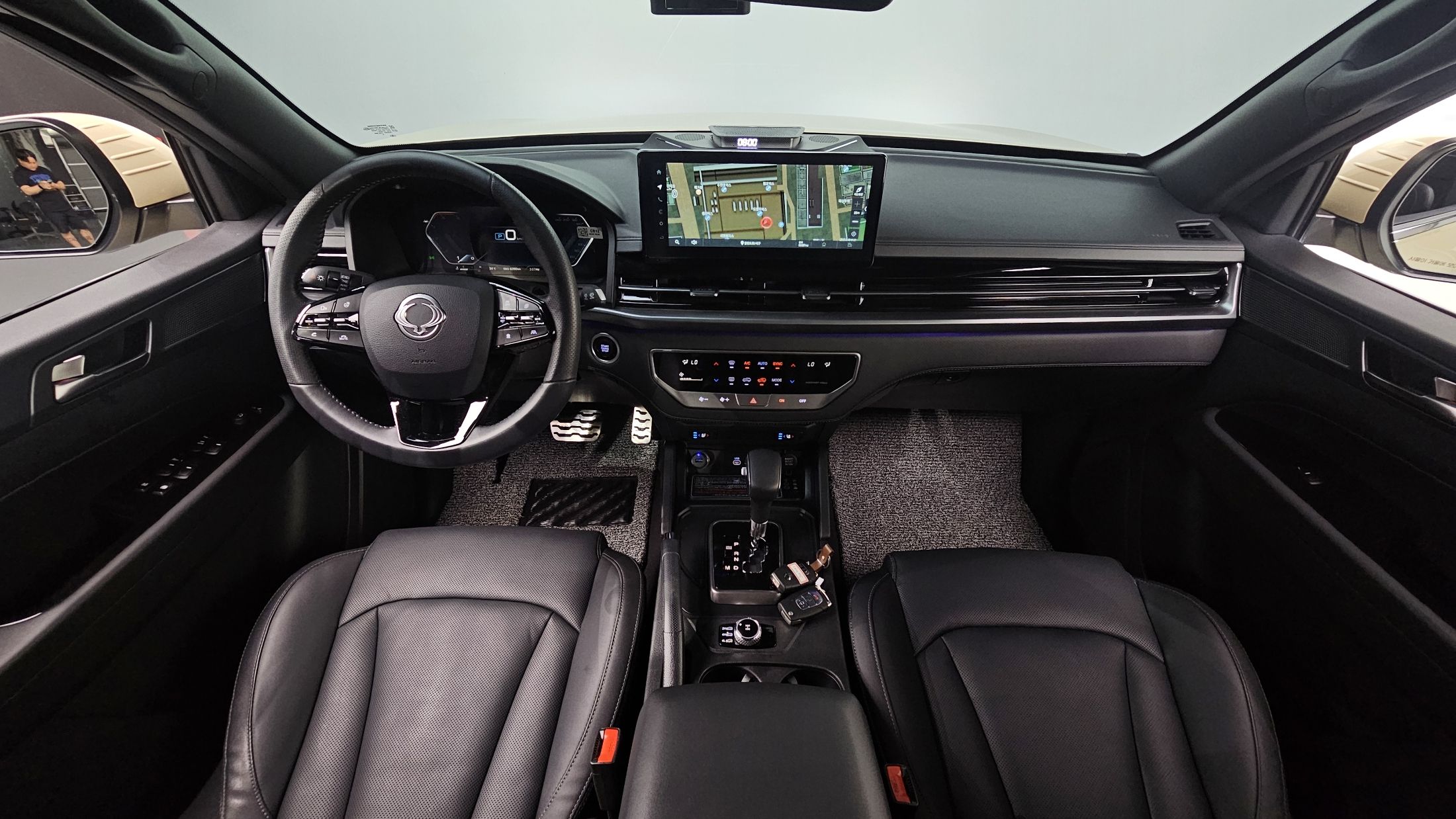 SSANGYONG REXTON SPORTS CAR 2024