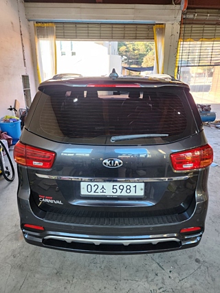 KIA CARNIVAL 2018