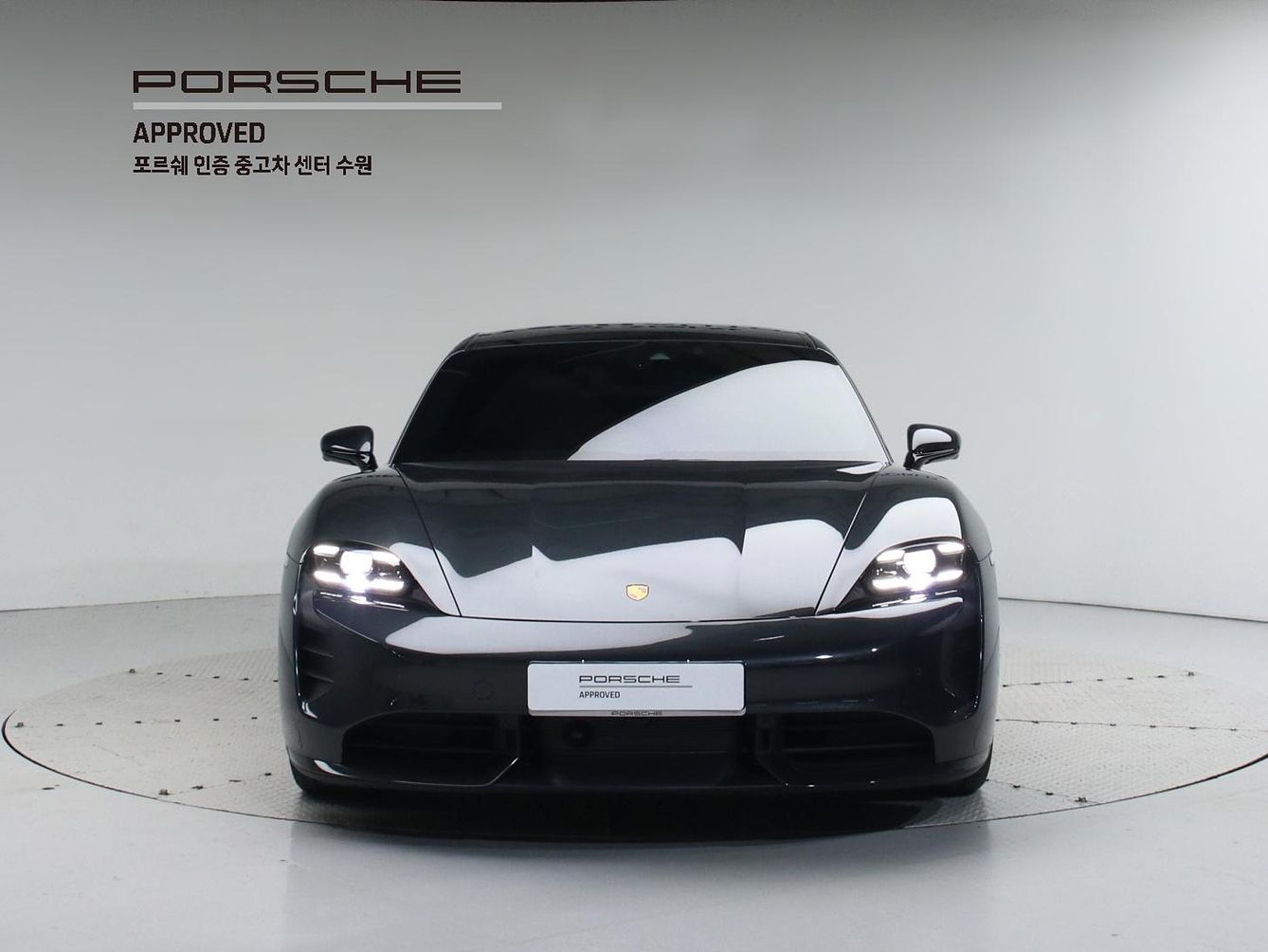 PORSCHE TAYCAN 2024