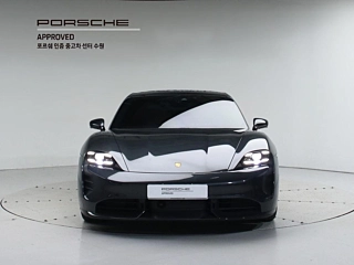 PORSCHE TAYCAN 2024