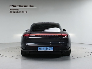 PORSCHE TAYCAN 2024