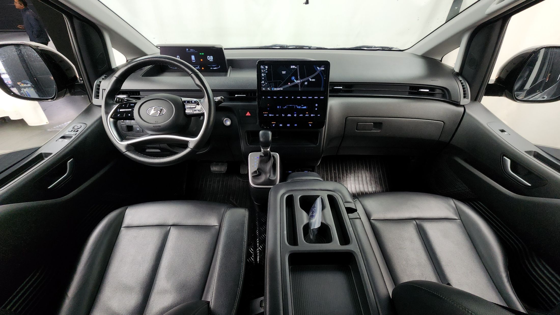 HYUNDAI STARIA 2022