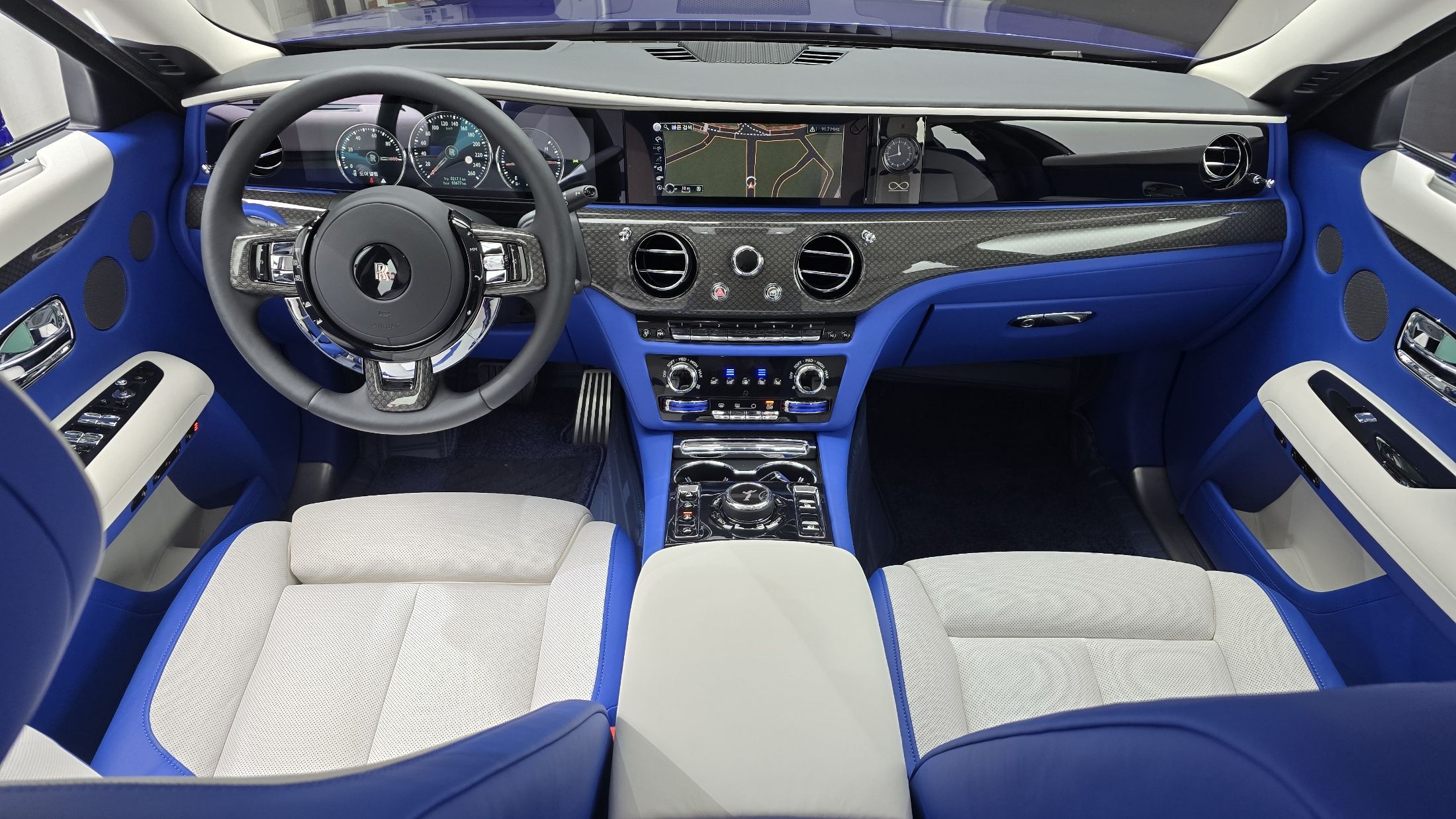 ROLLS ROYCE GHOST 2022