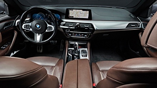 BMW 5-SERIES G30 2019