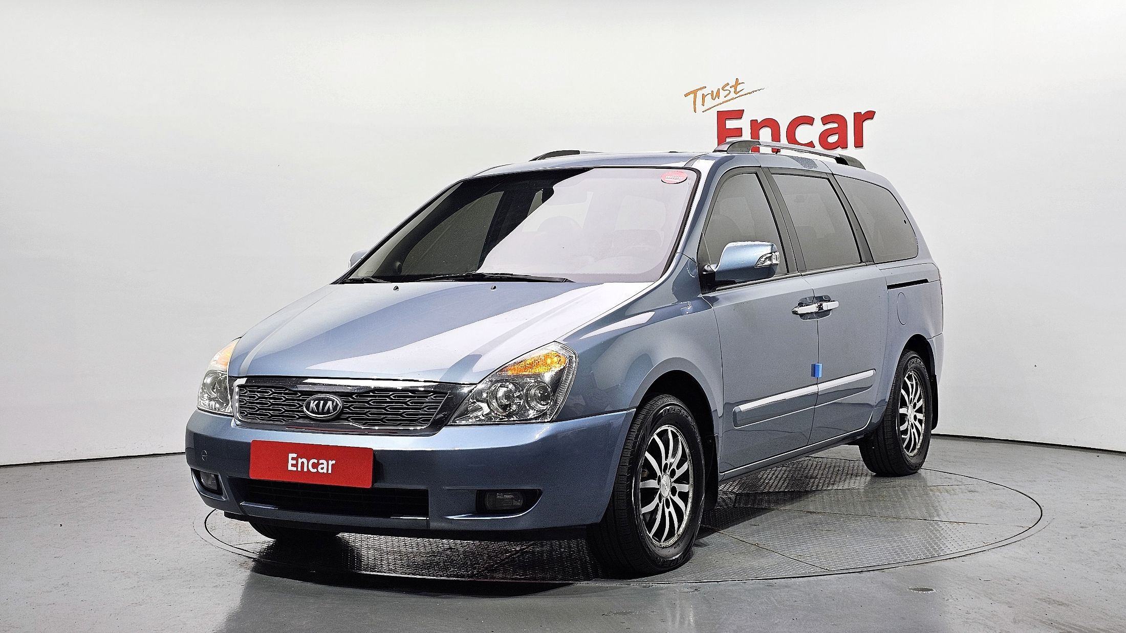 KIA CARNIVAL R