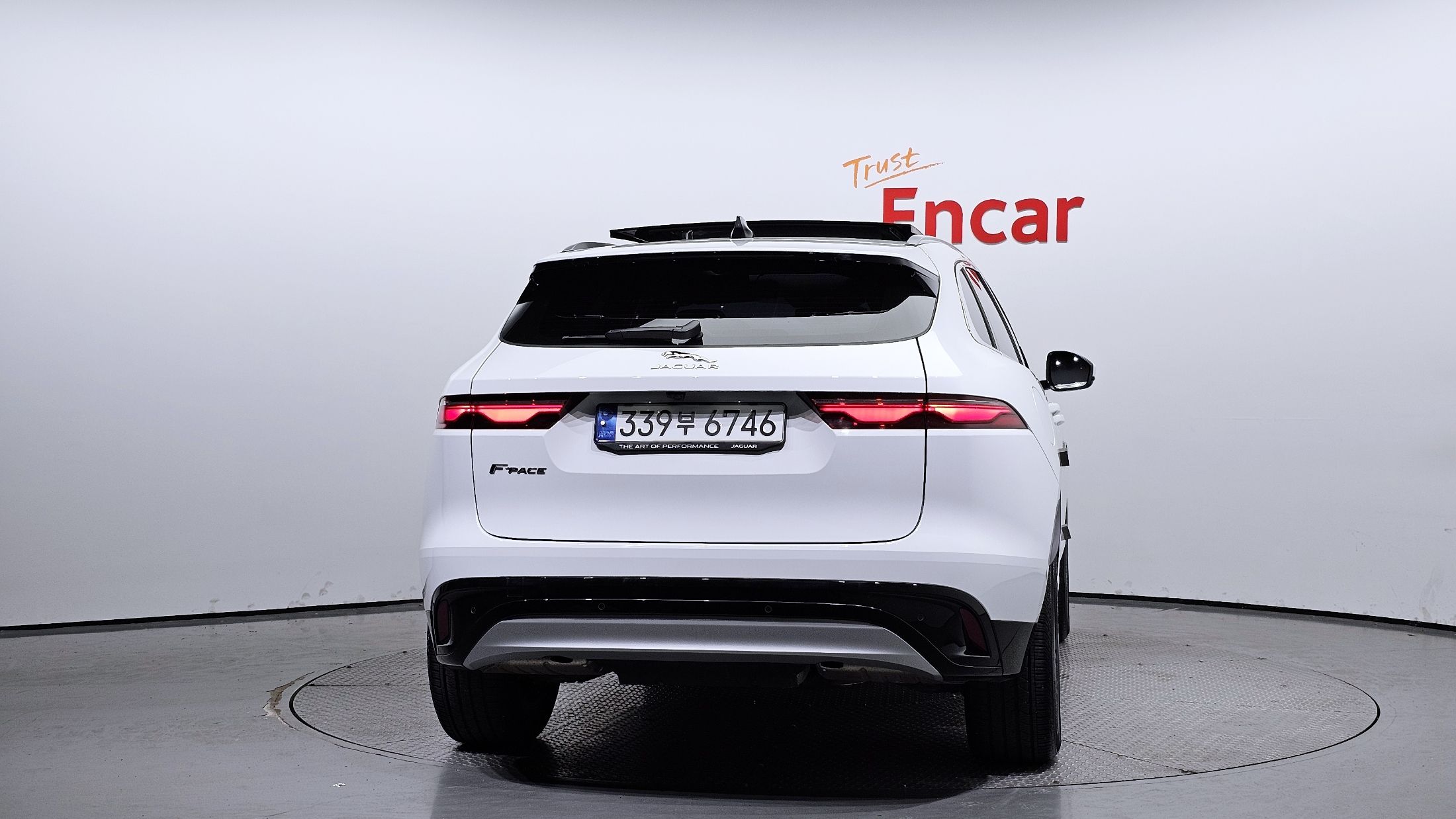 JAGUAR F-PACE