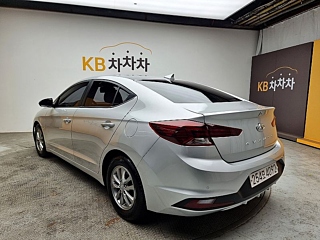 HYUNDAI AVANTE AD 2019